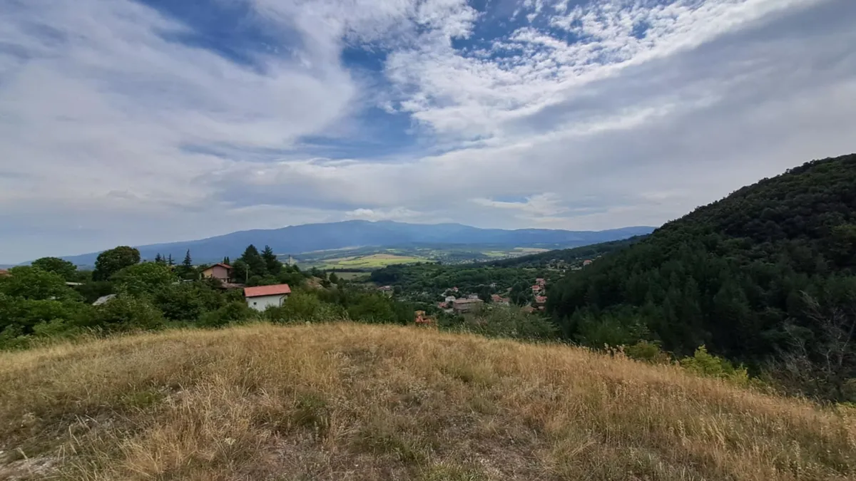 Слънчево до следобед в Западна България в събота, 30 август, през нощта срещу неделя ще има гръмотевични бури