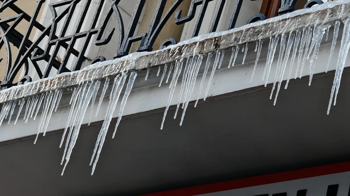 Слънчево, но мразовито в понеделник, 24 февруари