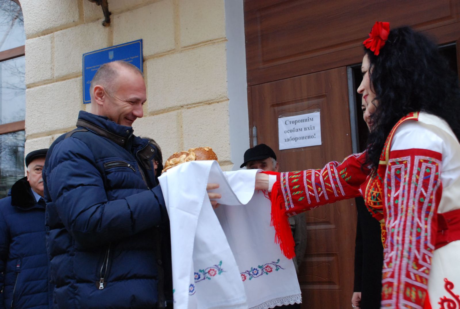 Росен Христов дари генератори на българите в Болград, Украйна
