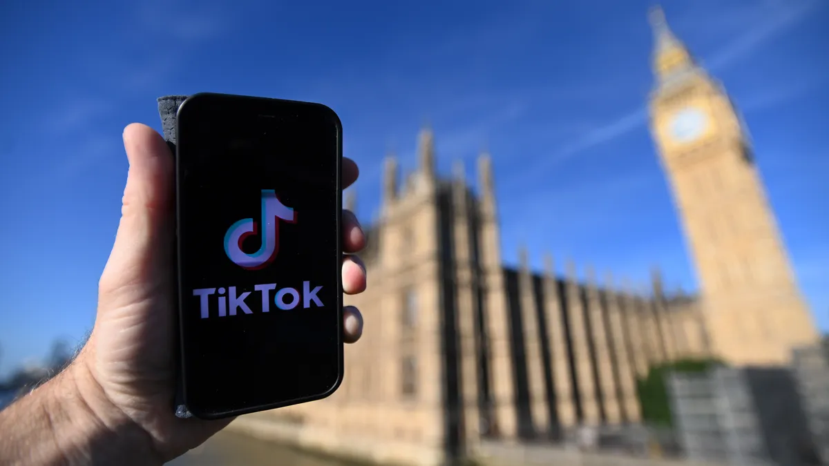 Собственикът на TikTok уволни стажант заради саботаж на проект за ИИ