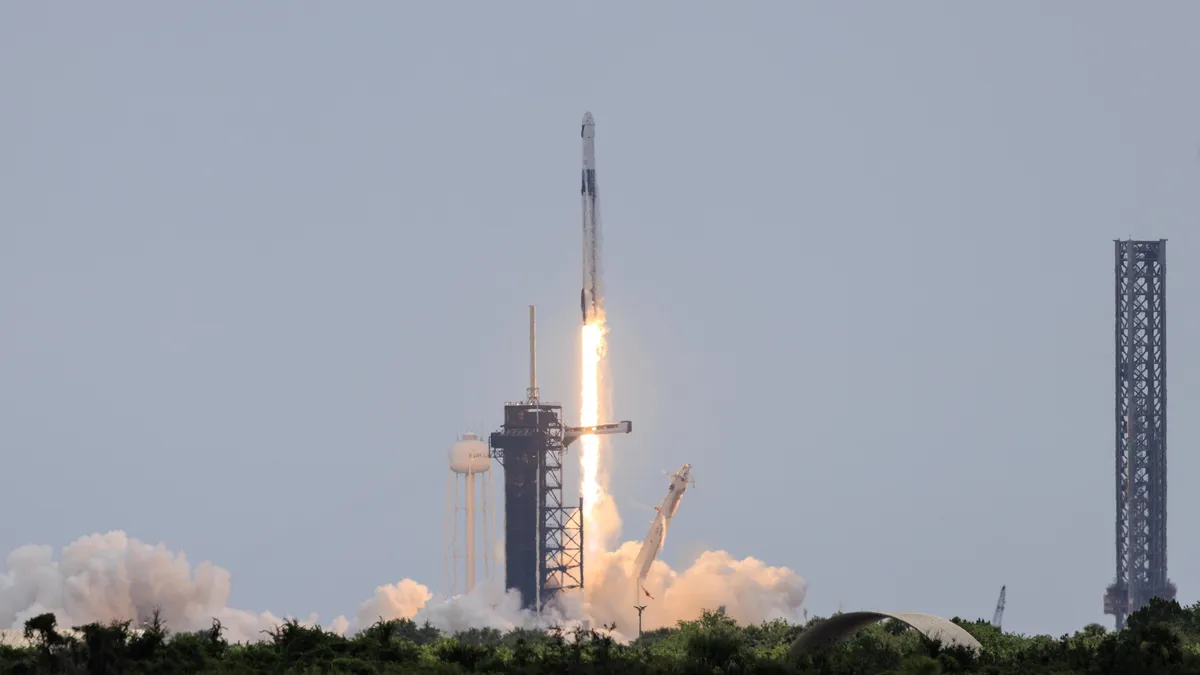 SpaceX отмени тестов полет на Starship след нови проблеми
