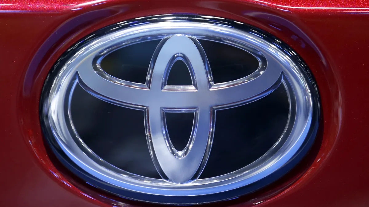 Спад в печалбата на Toyota през второто тримесечие поради американските мита