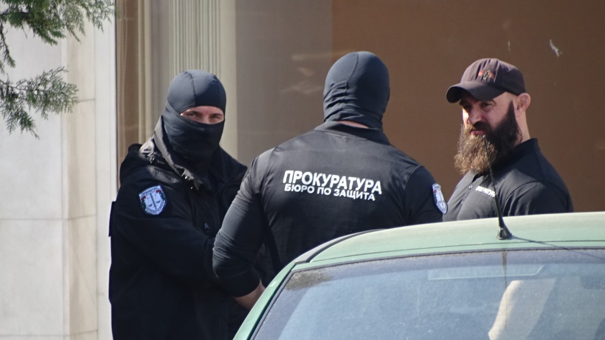 Спецакция на прокуратурата в сградата на полицията в Благоевград