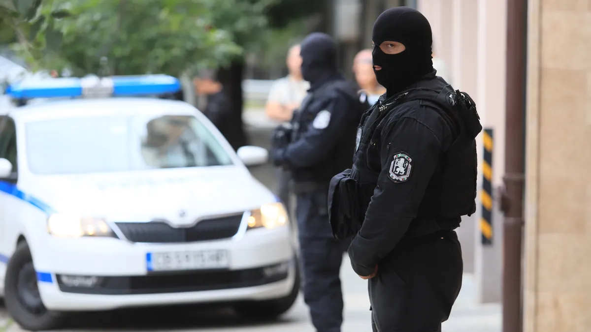 Стар познайник на МВР завърши в ареста след гонитба, стрелба и намеса на спецчасти