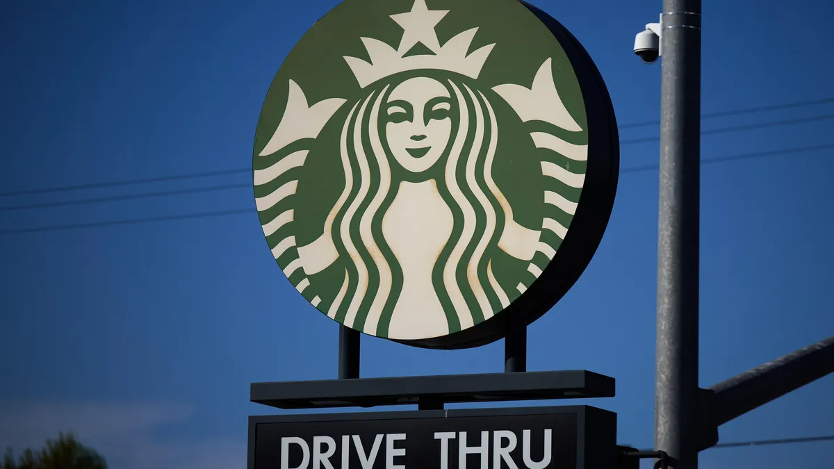 Starbucks ще съкрати 1100 от служителите си в световен мащаб 
