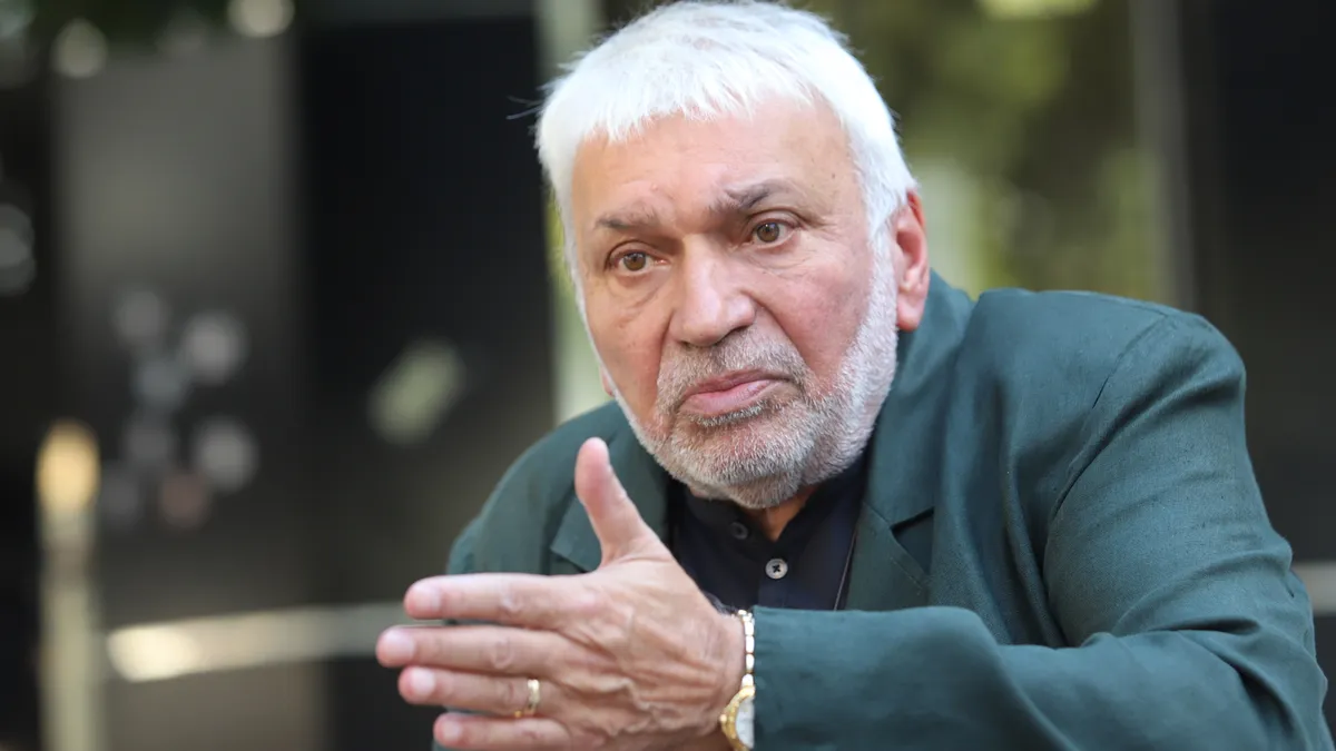 Стефан Димитров: Забранявам на Васил Найденов да пее мои песни