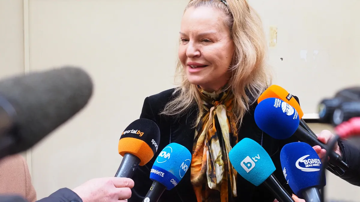 Стефка Костадинова може да не се кандидатира при нов Изборен конгрес