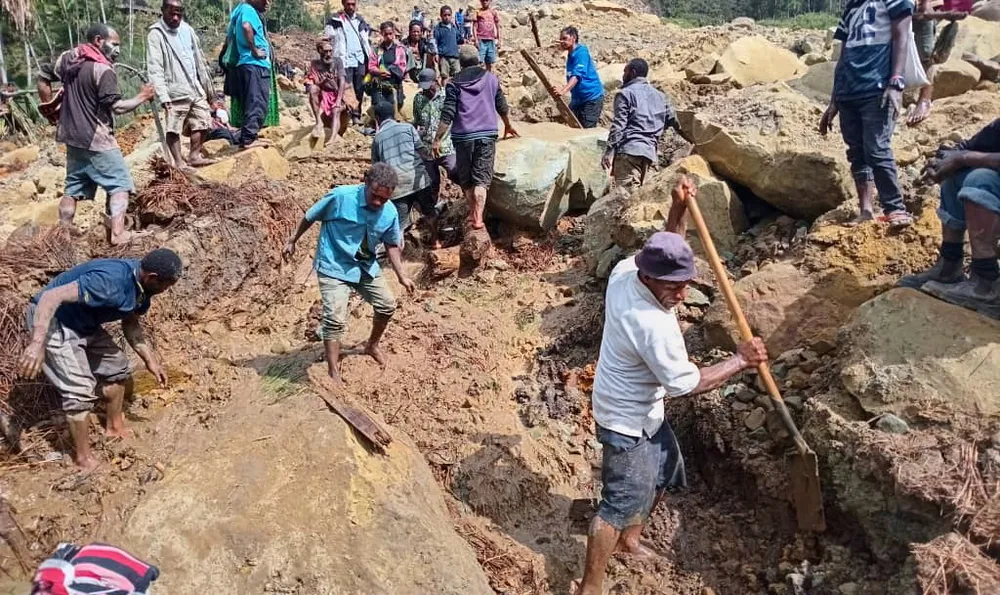 Стотици затрупани от свлачищата в Нова Гвинея няма да бъдат извадени 