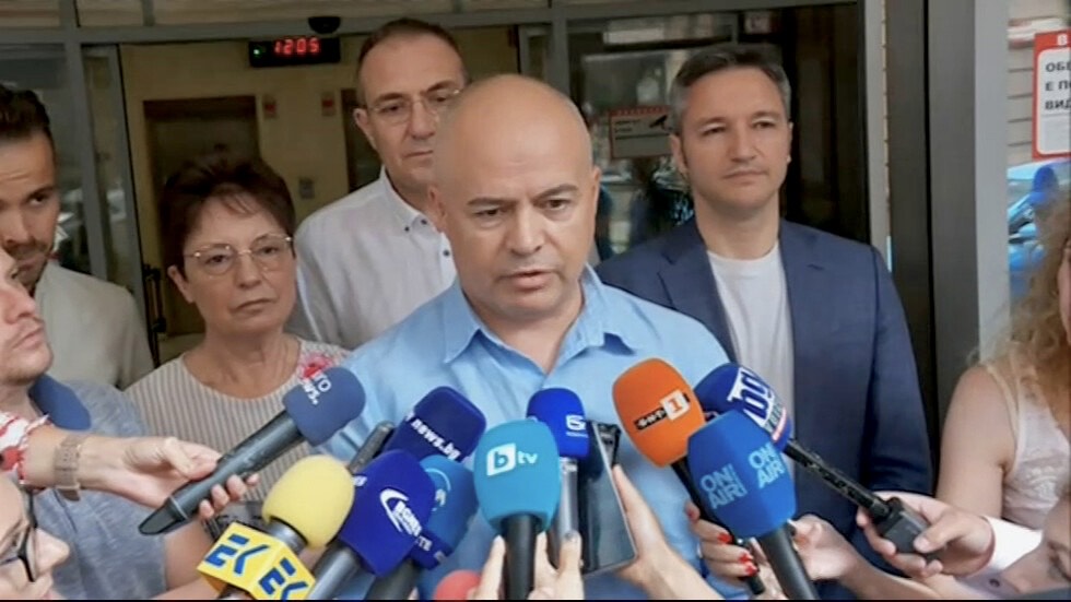 Мандатът остава в БСП до петък