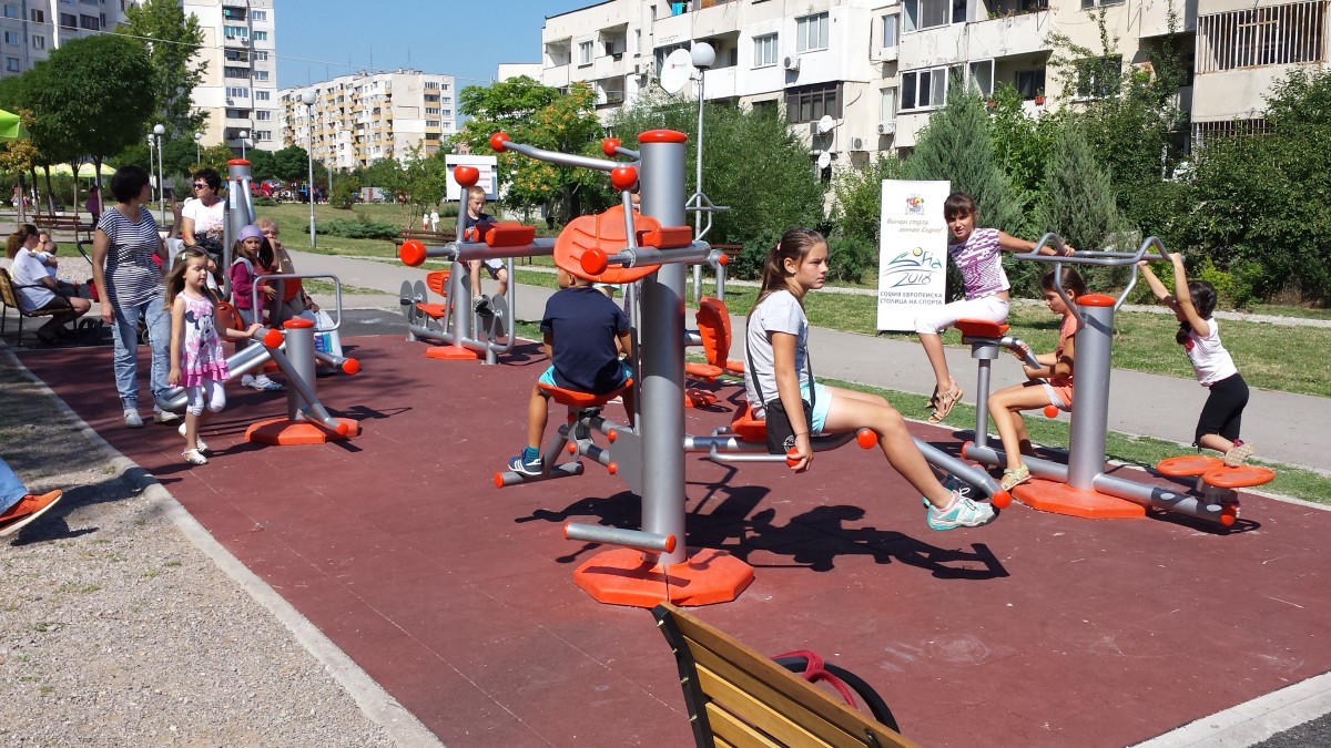 СЗО: Възрастните и децата трябва да се движат повече в пандемията