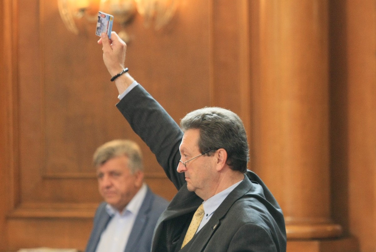 Таско Ерменков: Мафията си сменя министрите, не нрава