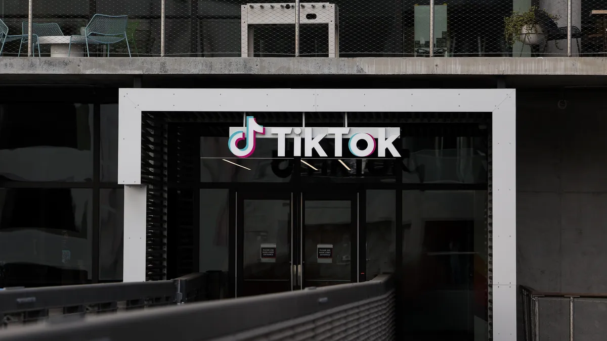 TikTok стартира система за проверка на фактите в САЩ