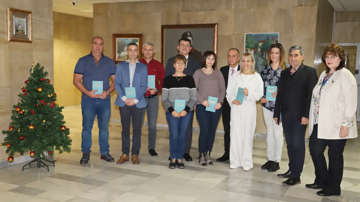 Трети випуск парамедици с дипломи от ВМА
