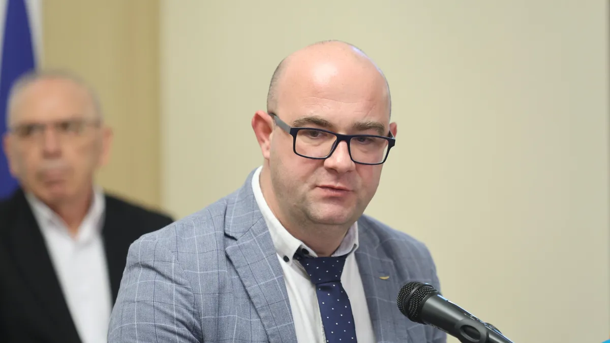 Три минути преди влаковия удар край Локорско е станало ясно, че два влака вървят един срещу друг