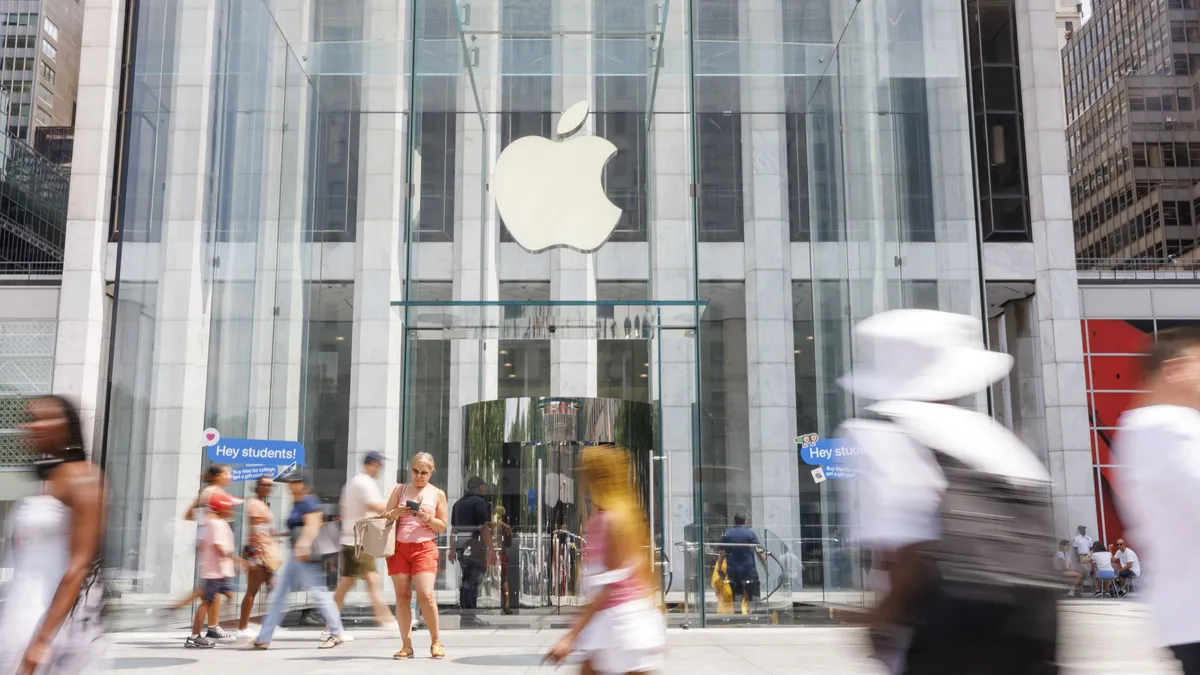 Тримесечната финансова печалба на Apple надхвърля прогнозите