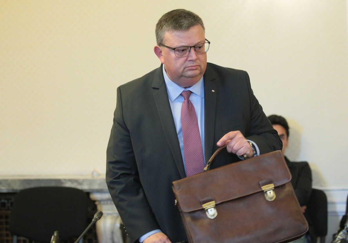 Цацаров: Липсват убедителни доказателства, че Полфрийман се е поправил