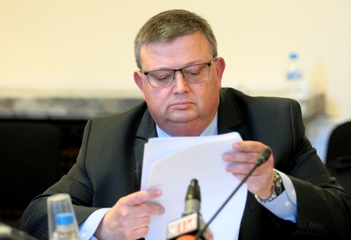 Цацаров: Образувани са 57 досъдебни производства за нарушения на ИК