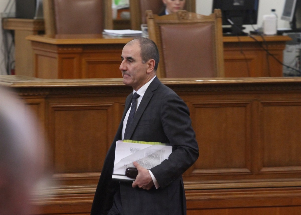 Изпълнителната комисия на ГЕРБ решава политическата съдба на Цветанов