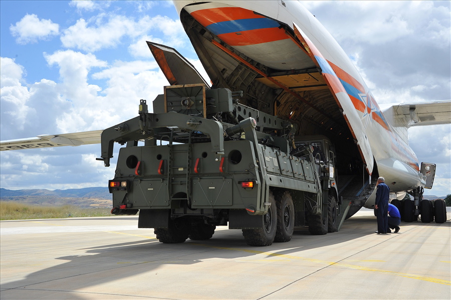 Турция води преговори за още системи С-400 с Русия