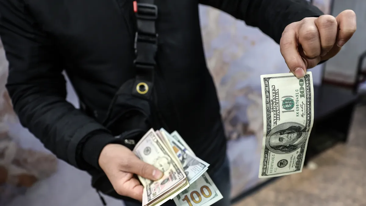 Турската полиция конфискува 115 милиона долара фалшиви банкноти в Истанбул