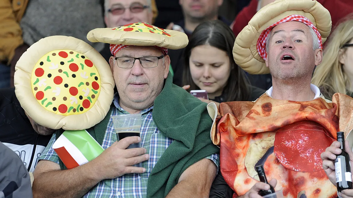 Учени доказаха, че пицата намалява стреса при гледане на мач