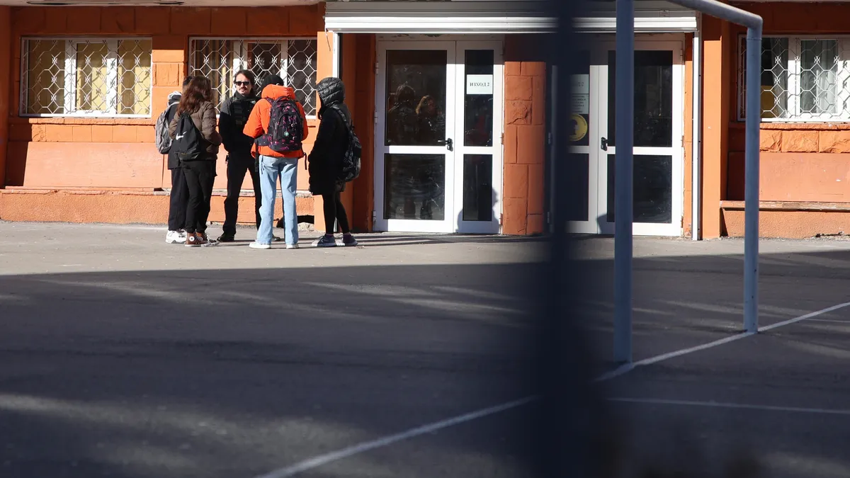 Учениците ще са в есенна ваканция 4 дни, Коледна - 12