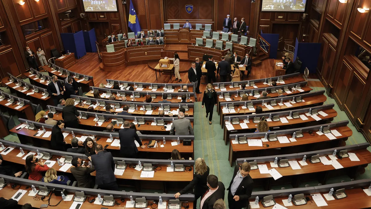 Учредителното заседание на косовския парламент се провали отново