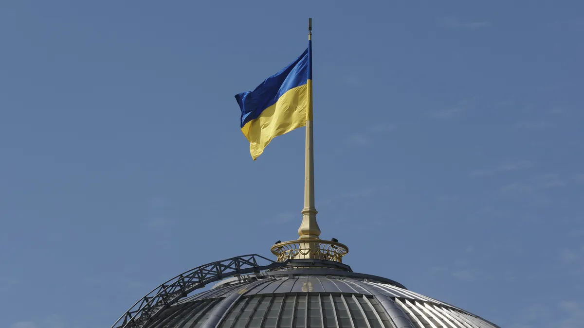 Украйна одобри първото голямо увеличение на данъците след инвазията на Русия
