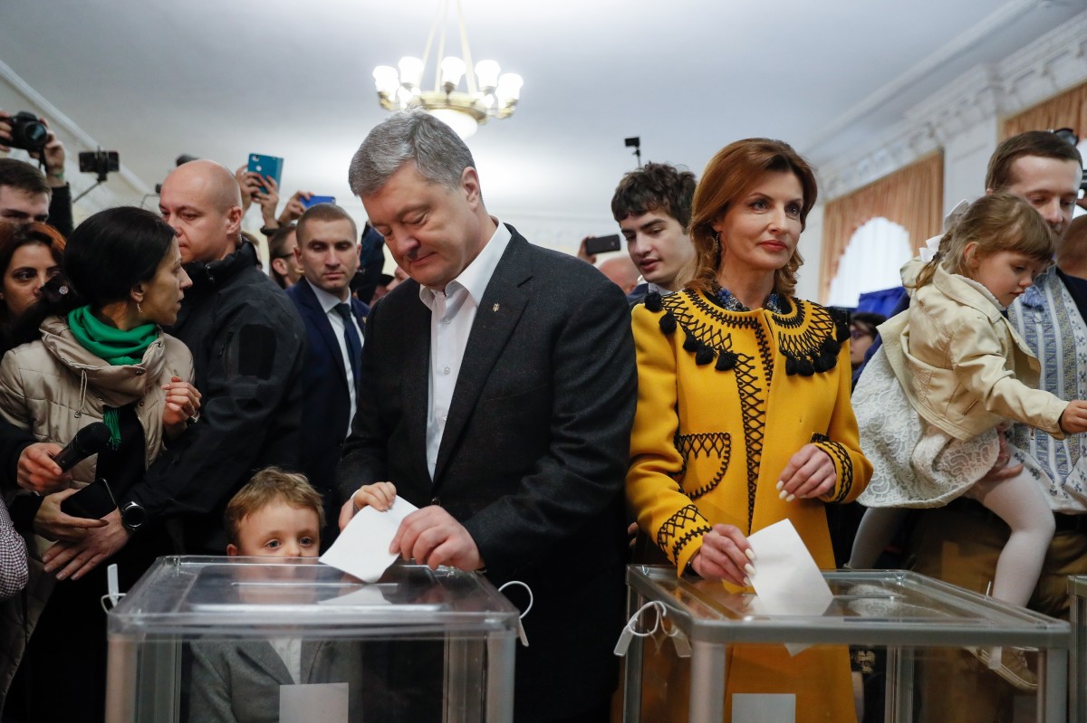 Порошенко: Гласувайте с ума си, това не е смешно