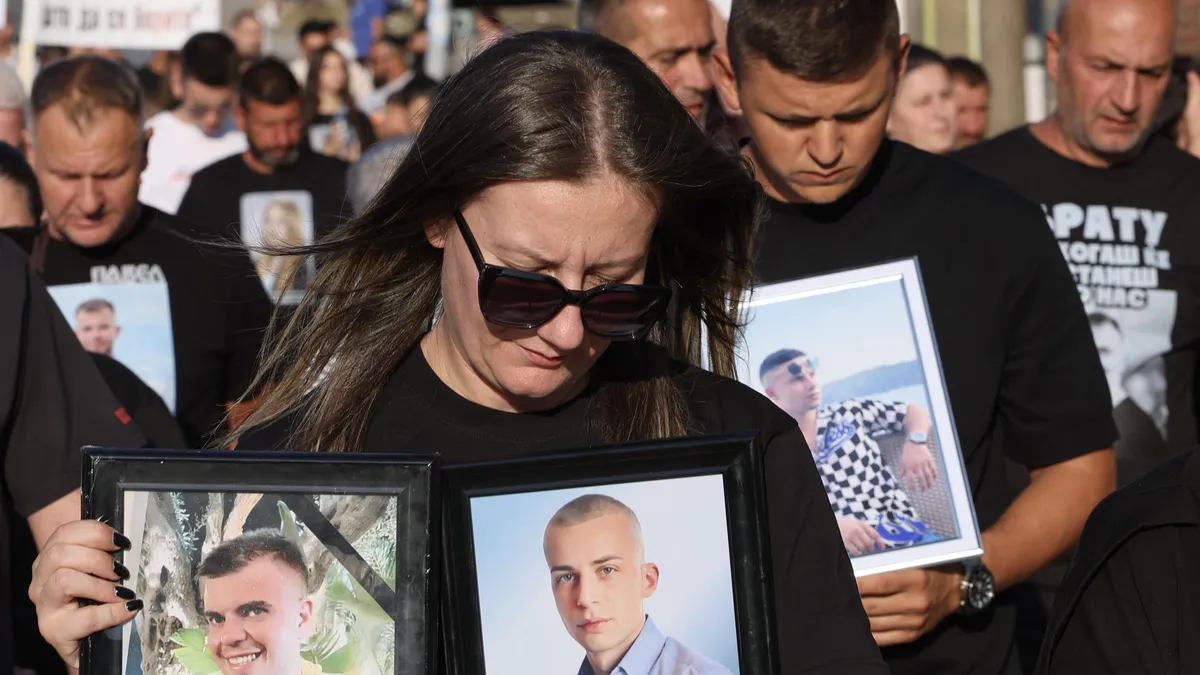В Кочани започна „маршът на ангелите“ в памет на загиналите в пожара в дискотека „Пулс“