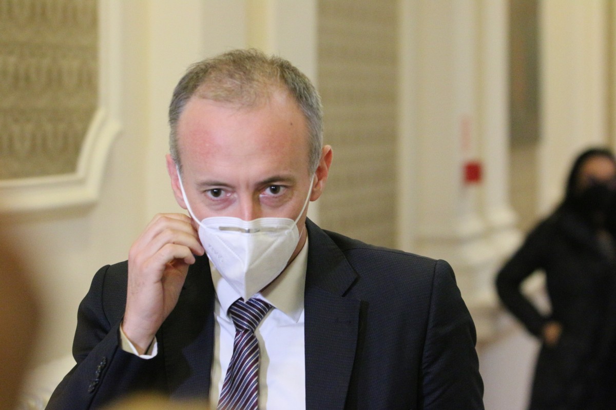 Вълчев ще посети училища в Шумен и Омуртаг, изграждащи STEM центрове
