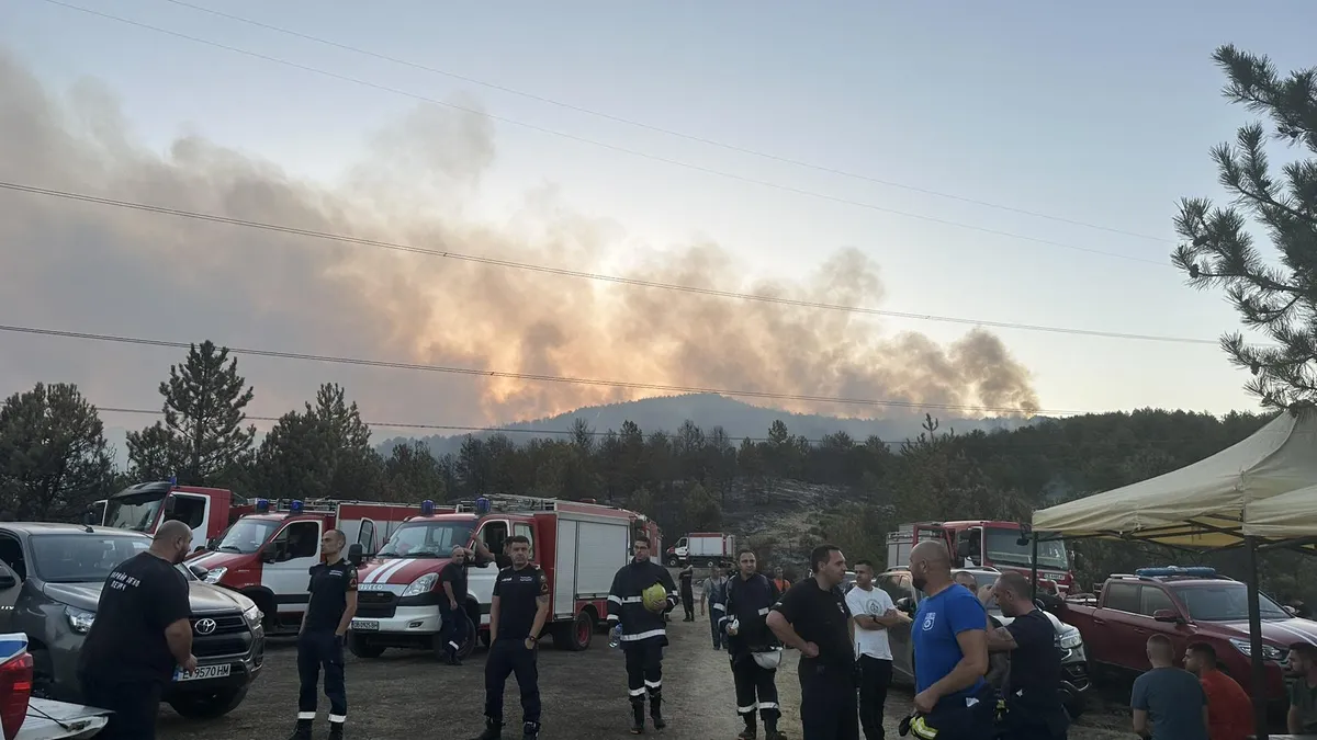 Вълна от съпричастност: България се готви да аплодира своите герои в огъня – българи и чуждестранни екипи рамо до рамо