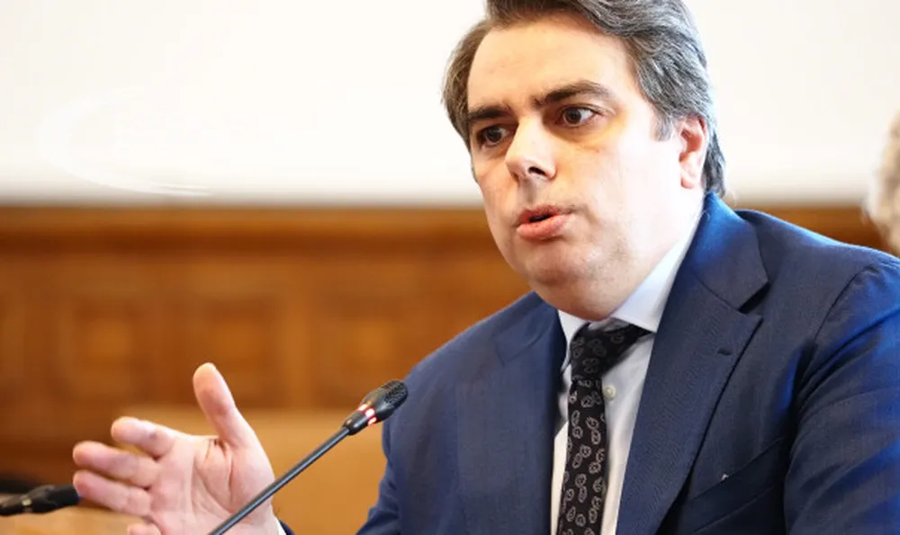 Василев: Не е вярно, че сме изпрали Борисов и Пеевски, но се изцапахме
