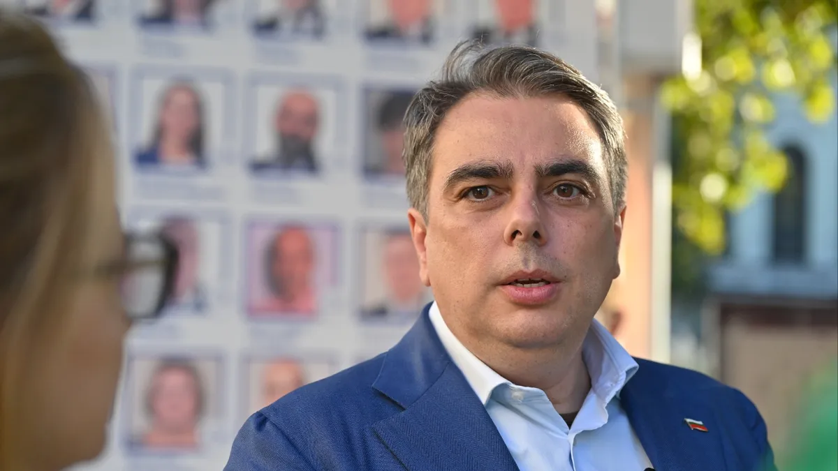 Василев: Премиер Борисов е смешка, изобщо не водим преговори с ГЕРБ за правителство