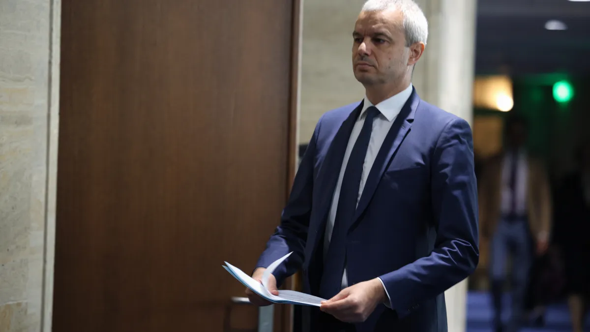 „Възраждане“ внесе проруски Закон за чуждестранните агенти 