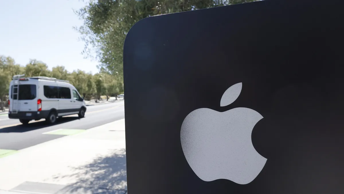 Великобритания се отказа от искането за достъп до потребителските данни на Apple                      
