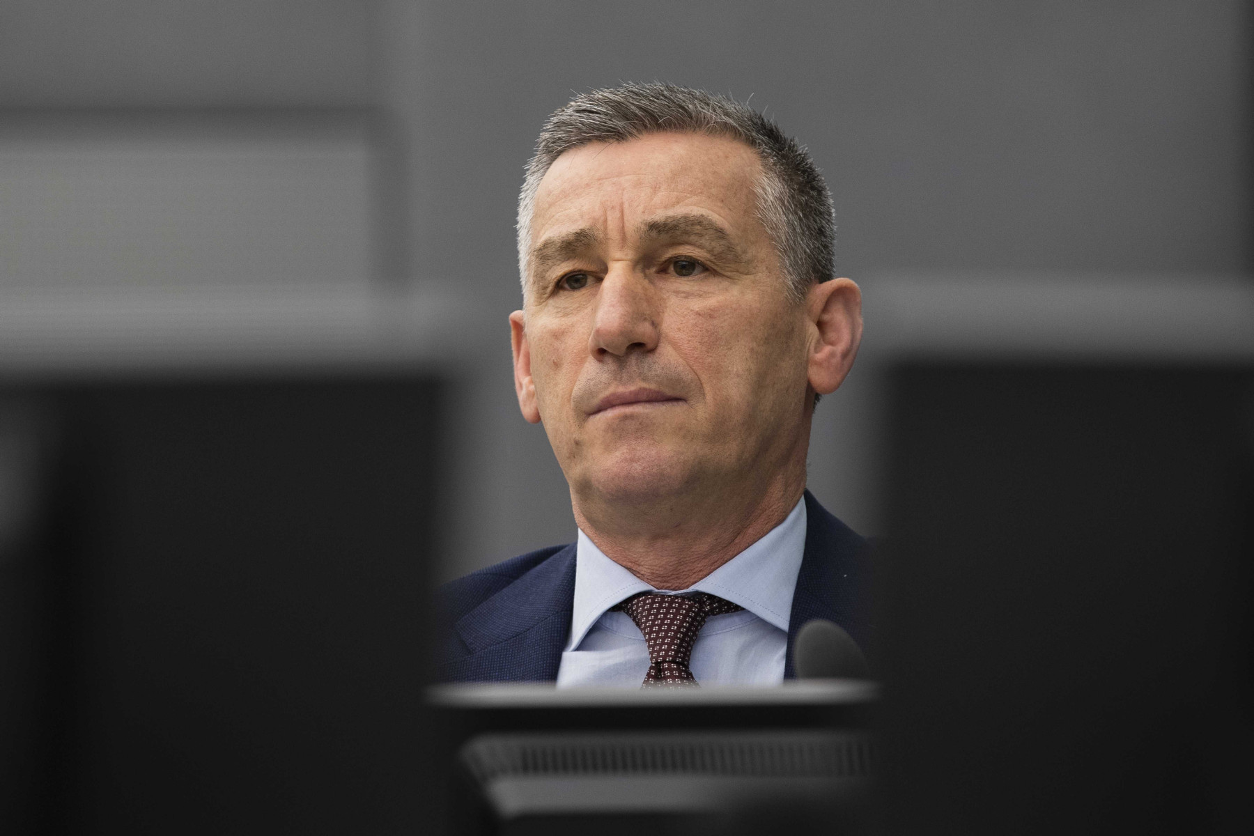 Специалният съд в Хага удължи задържането на бившия лидер на АОК Кадри Весели