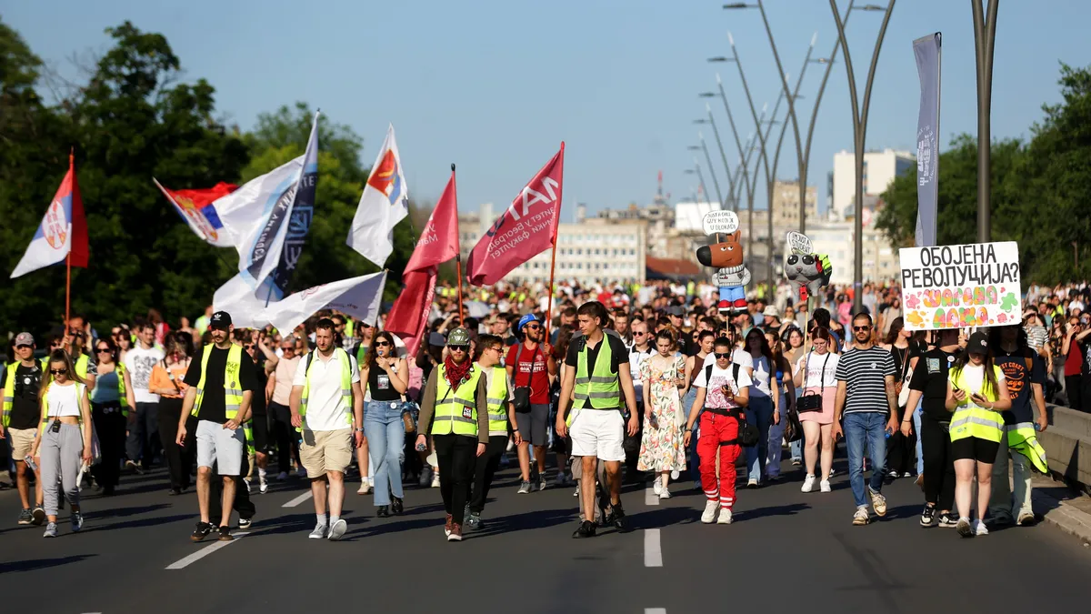Видовден за режима на Вучич, масови протести из цяла Сърбия на 28 юни