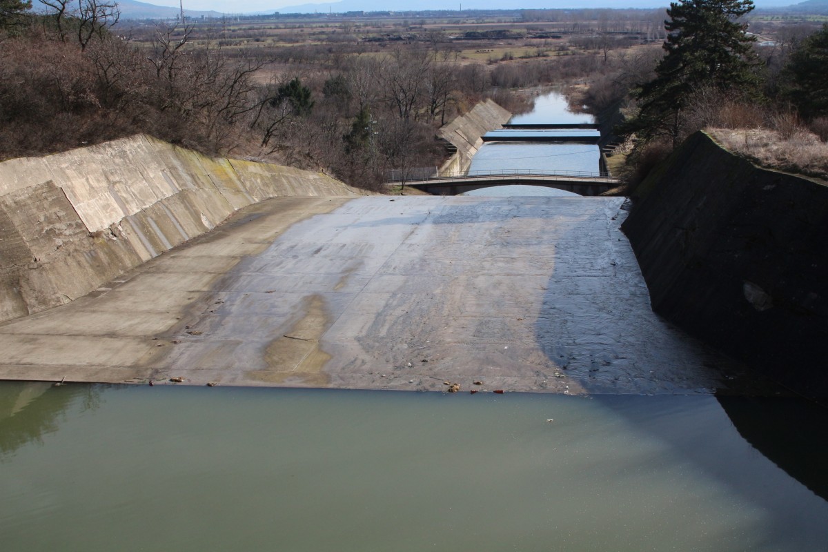 Критично ниски нива на водата в два язовира в Северозападна България