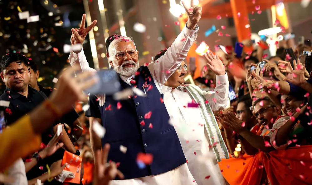 Воденият от Моди алианс спечели парламентарните избори в Индия
