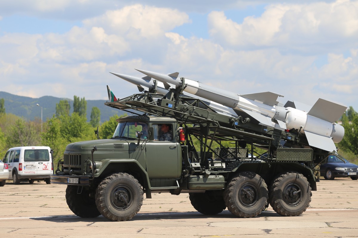 Тежка военна техника за парада, МИ-17 няма да открие с националния флаг