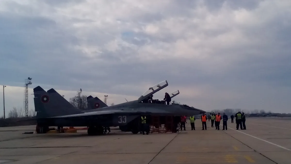 Военнотранспортен самолет катастрофира в авиобаза Граф Игнатиево