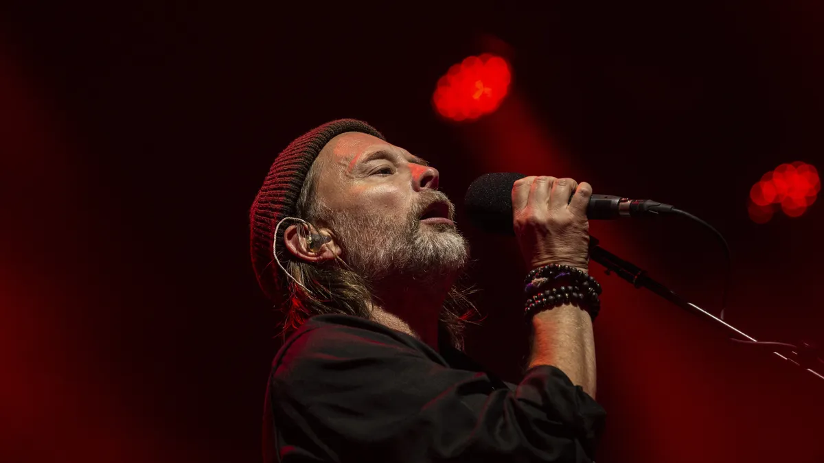 Вокалистът на Radiohead Том Йорк спори с фенове за Газа по време на концерт