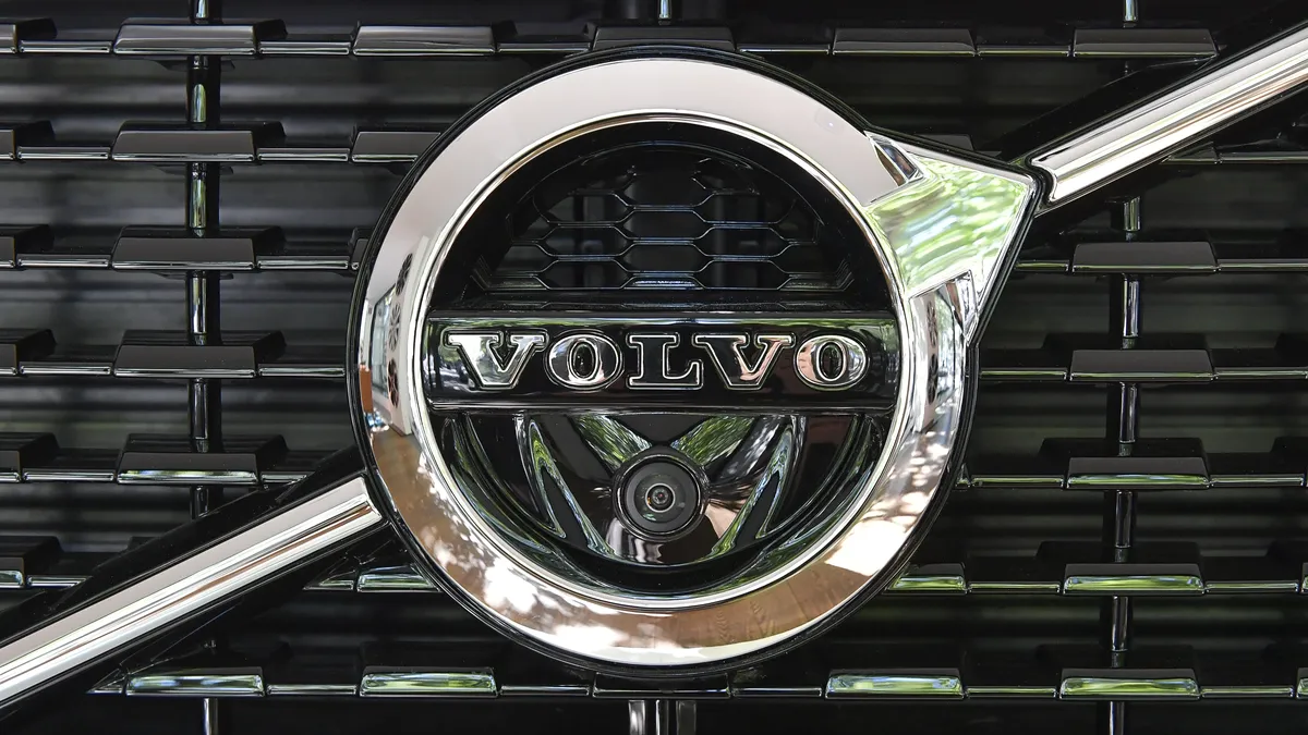 Volvo понесе загуби в размер на 1,2 млрд. долара заради американските мита и забавяния в производството
