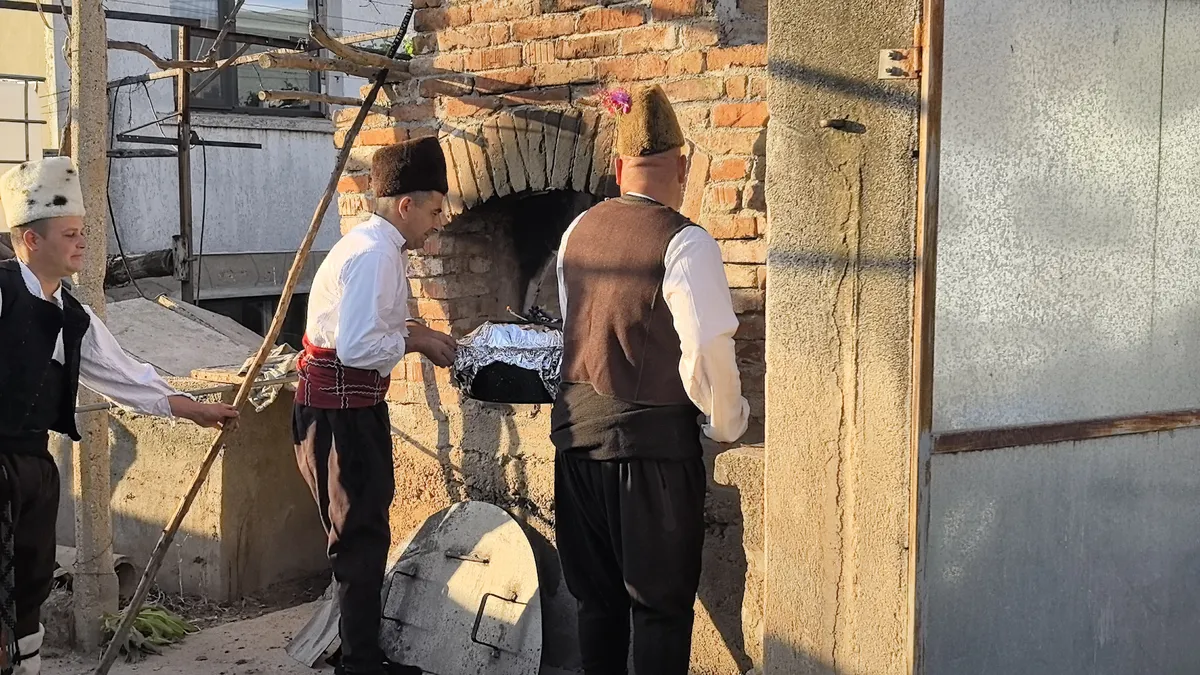 Войнягово на Гергьовден: Печеното агне е традиция за всяка къща