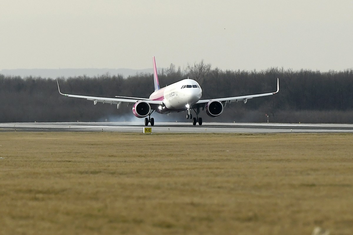 Wizz Air отменя всички полети до Италия и Израел