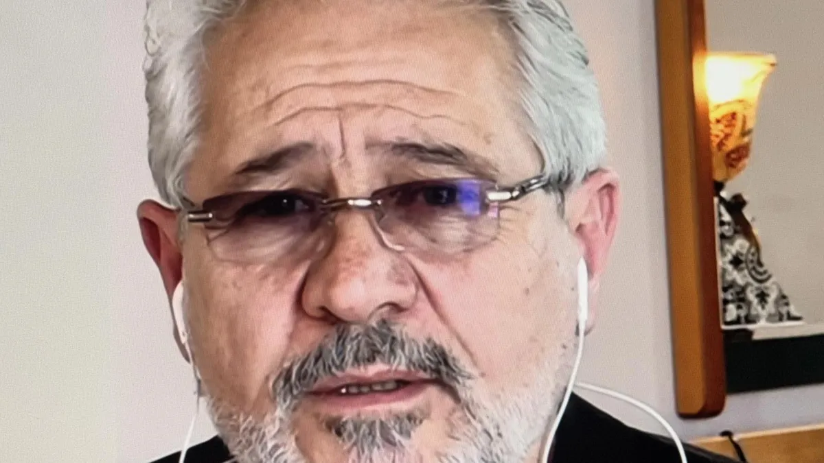 Юджел Атилла към Доган: Дай шанс на младото поколение, иначе оставаш в миналото