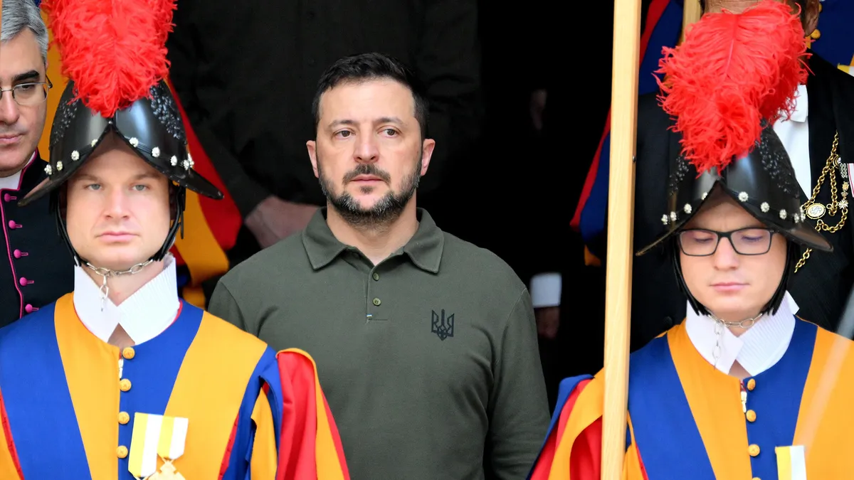 Зеленски пристигна на аудиенция при папа Франциск във Ватикан