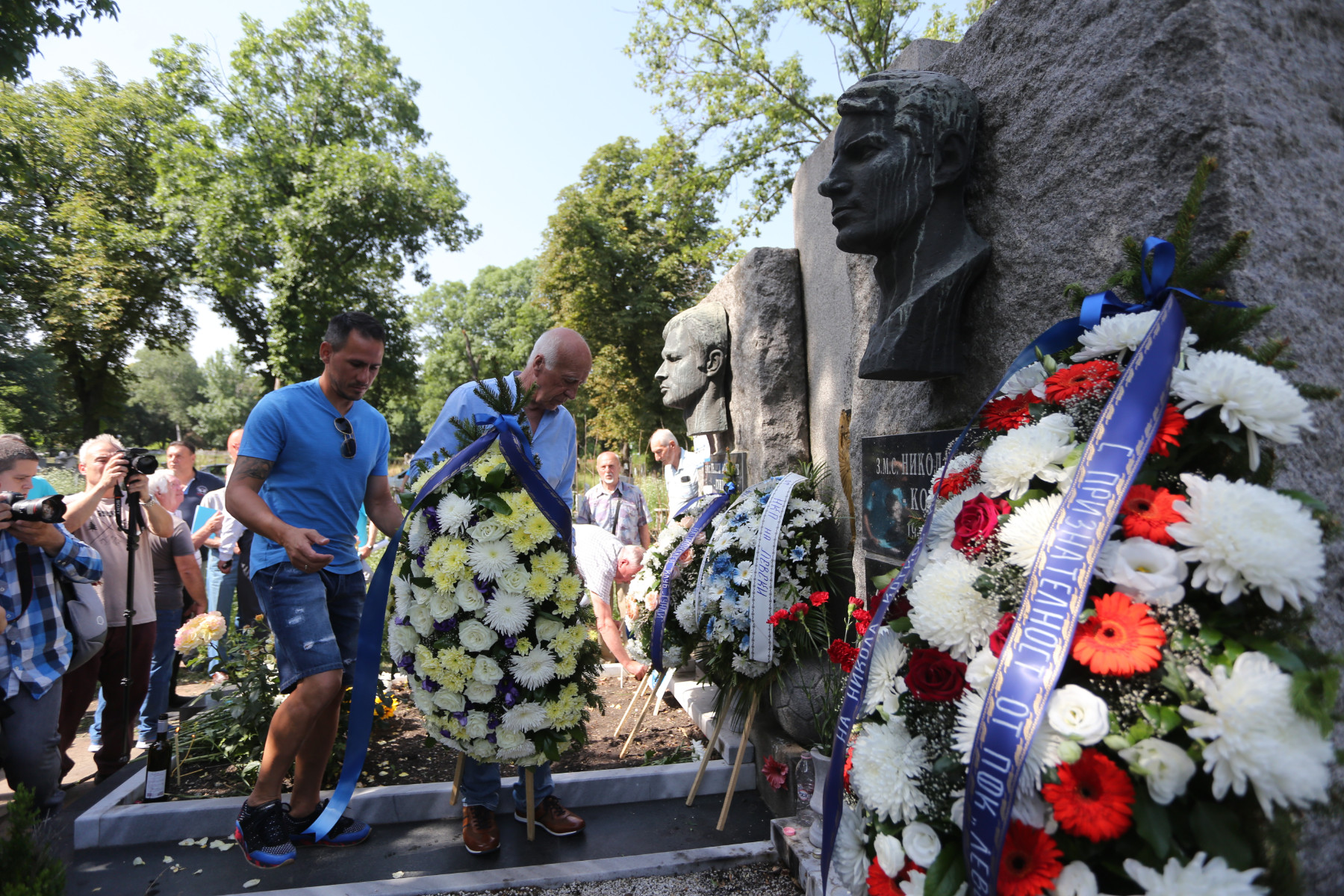 Левски почете паметта на Гунди и Котков