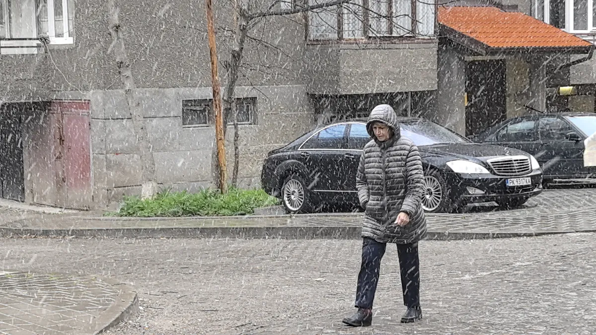 Зимата се завърна в Перник